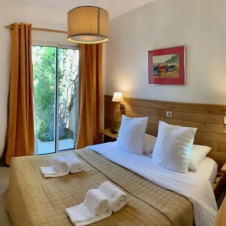 Maison 4 Pièces, Vue Panoramique, Piscine, Climatisation, Près De Palombaggia *