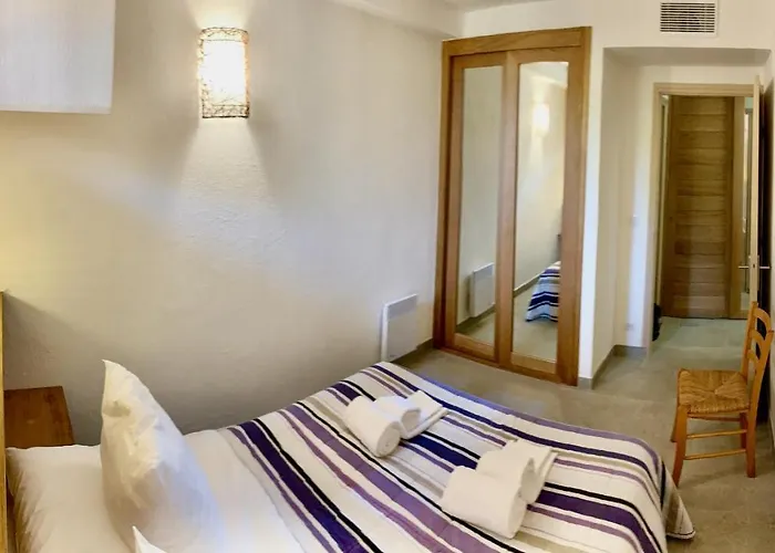 度假居 Maison 4 Pieces, Vue Panoramique, Piscine, Climatisation, Pres De Palombaggia